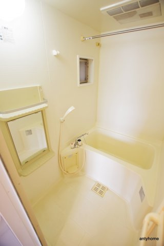 クレアート新大阪パンループ　仲介手数料無料の浴室