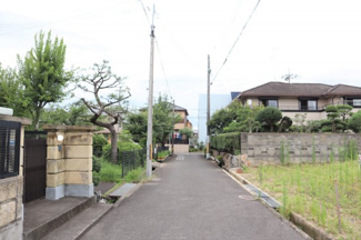 【前面道路含む現地写真】