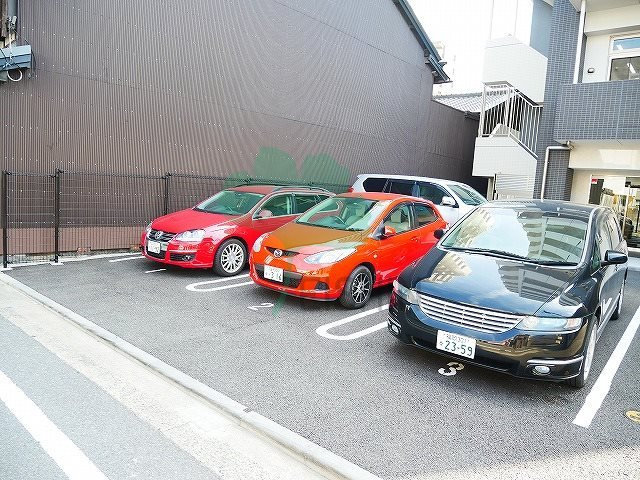 ヴァンヴェール博多の駐車場