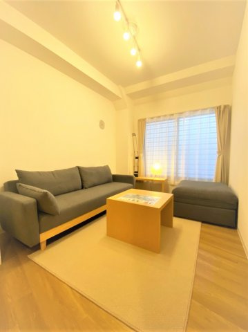 「防音マンション」Az Music 新宿御苑のロビー|ゆったりとしたリビングです