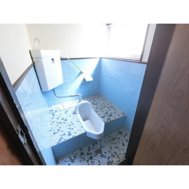 岐阜市加納梅田町の店舗事務所のトイレ