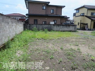 【外観】 | 敷地の南側　※右奥が敷地入口