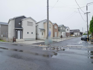 【前面道路含む現地写真】