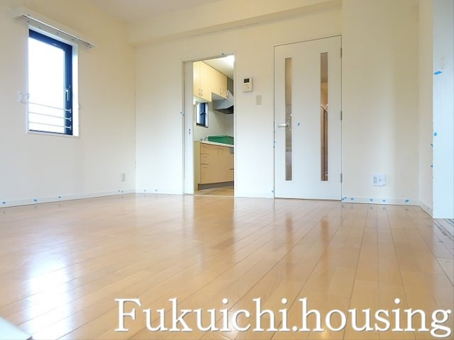 リュゼ経堂の居間・リビング