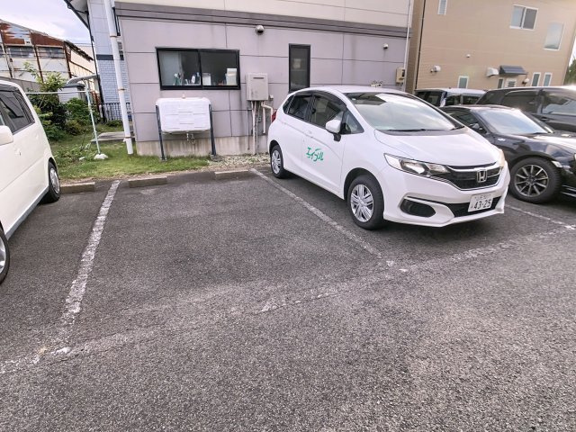 ライフステージ宮ハウスⅠの駐車場