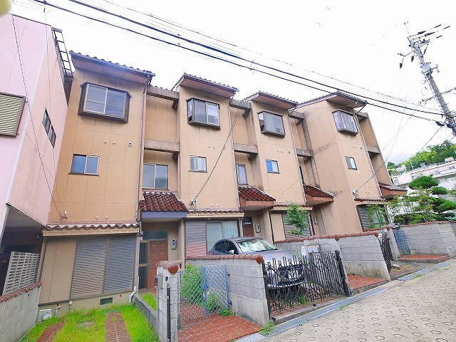 本町テラスハウスの外観