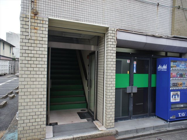 中杉ビルのエントランス|中杉ビル2Fテナント