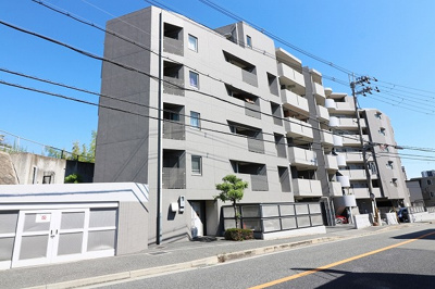 【外観】 | レアルグランデ千里中央 | 【現地写真】 総戸数38戸の
分譲マンションです♪