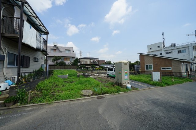 周辺には大小様々な公園が点在し、穏やかな住環境。ＬＤＫ１８．３帖の４ＬＤＫ♪保土ヶ谷区仏向西　全７棟新築戸建ての外観|相鉄線「上星川」駅より徒歩約16分の立地です。