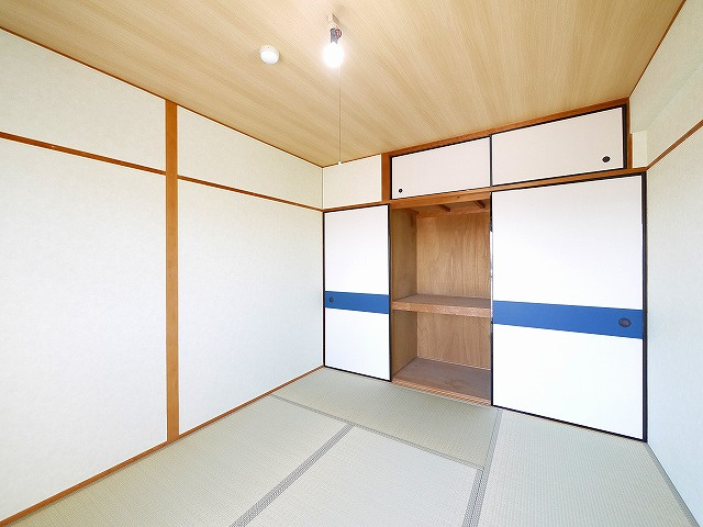 セブンスターマンション学園前の和室