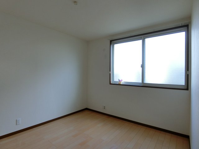 THサルーテ　Aの洋室