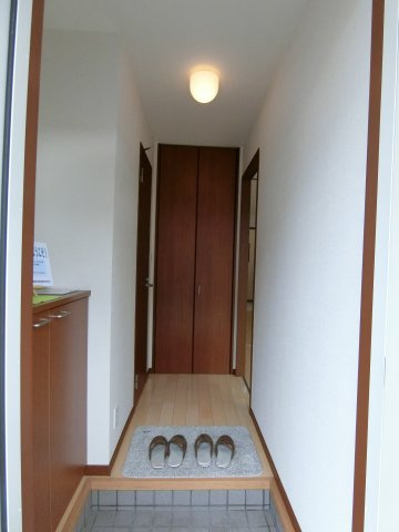 THサルーテ　Aの玄関