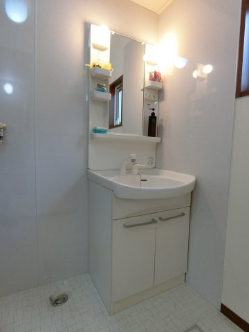 THサルーテ　Aの洗面所