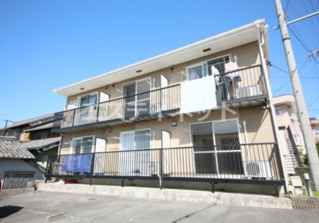 ジュネスアノンθの外観