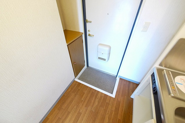 メゾン・ドゥ・クリヨンの玄関