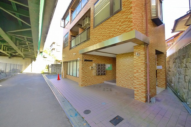 メゾン・ドゥ・クリヨンのその他共用部分|ゴミ置場