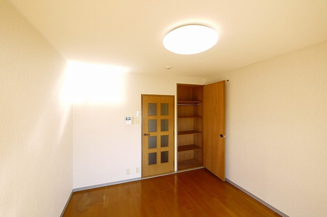 メゾン・ドゥ・クリヨンの洋室