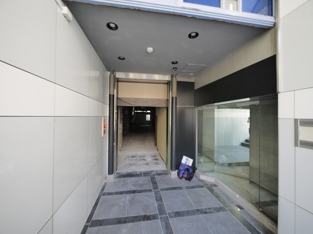 アイリス三条ビルのエントランス