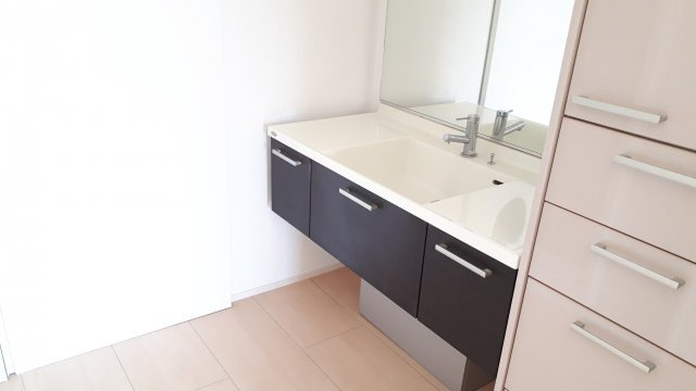 台東区東上野４丁目の賃貸マンションのその他|洗面・リフォーム前