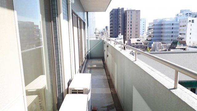 台東区東上野４丁目の賃貸マンションのバルコニー|リフォーム前