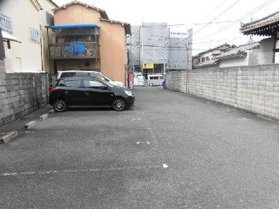 ハイツプレステージの駐車場