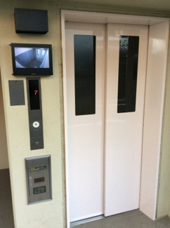 【その他共用部分】 | お買い物時やベビーカーの出し入れに便利なエレベーター付