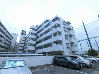 【外観】 | ダイアパレスアクティブシティ鶴見 | JR京浜東北線「鶴見」駅徒歩20分又はバス6分「下末吉国道際」停歩3分
JR南武線「尻手」駅徒歩18分。