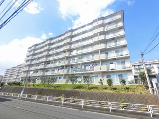 【外観】 | 京急本線・横浜市営地下鉄ブルーライン「上大岡」駅バス13分「芹が谷山谷」停歩3分。
