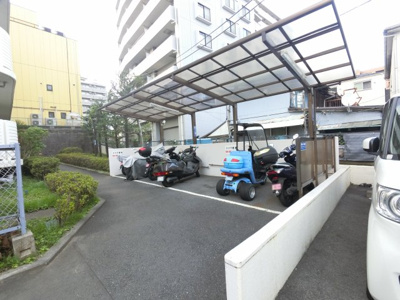 【その他共用部分】 | 東神奈川グリーンマンション | バイク置き場です。