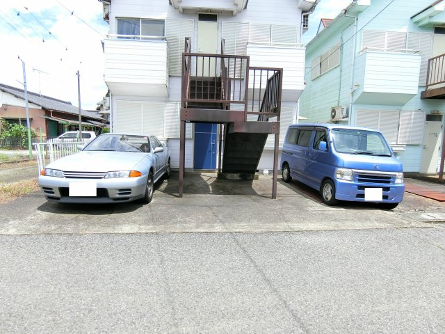 モンパレスAの駐車場