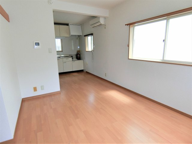 モンパレスAの居間・リビング