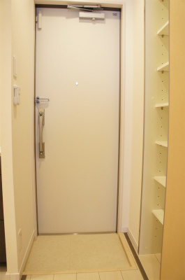 リブリ・アルピコルドの玄関