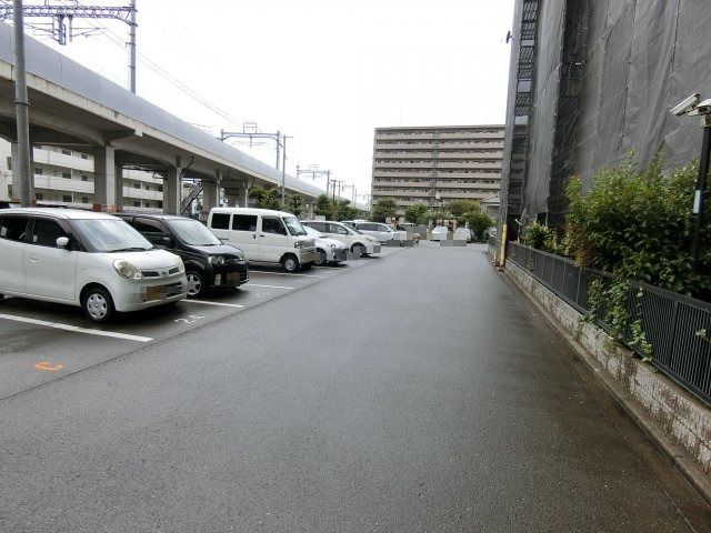 明石ダイヤハイツの駐車場