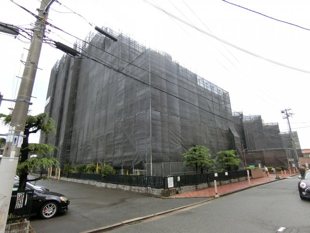 明石ダイヤハイツの外観|現在大規模改修工事中です
