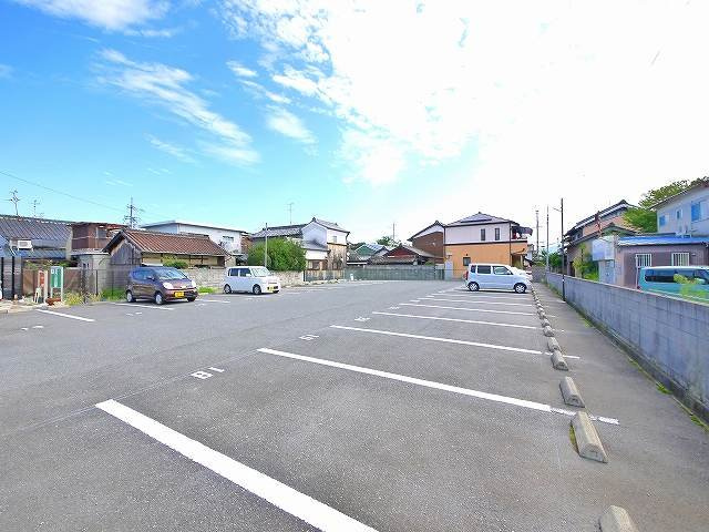 石見駅前モータープールの外観|外観もきれいです