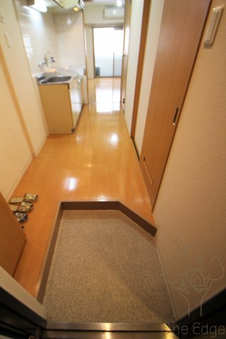 ラフィーネ南森町の玄関