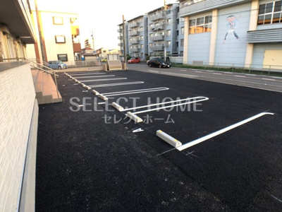 【駐車場】 | グランゲート | 車をお持ちの方に嬉しい駐車場付きの物件です