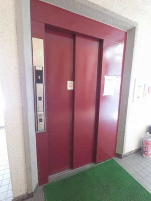 【その他共用部分】 | エンゼルハイム大森町第5 | お買い物時やベビーカーの出し入れに便利なエレベーター付