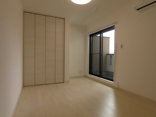 セレニティ加島４丁目Ａ棟の寝室