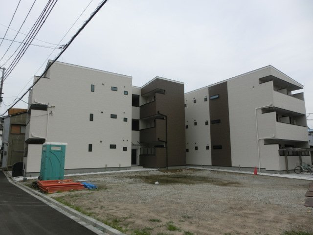 セレニティ加島４丁目Ａ棟の外観