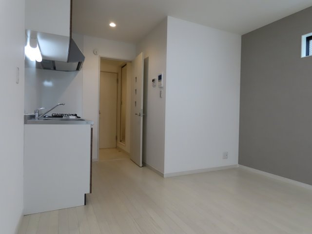 セレニティ加島４丁目Ａ棟の居間・リビング