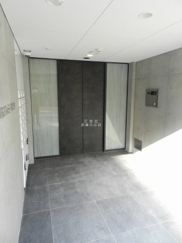 【エントランス】 | CARITAS不動前 | 清潔なエントランスです