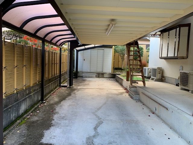 三田市学園６丁目　中古戸建の駐車場