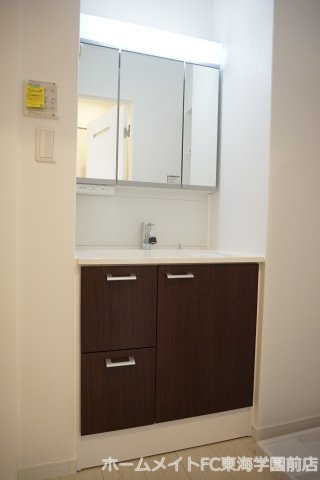 熊本市中央区白山１丁目の賃貸マンションの独立洗面台