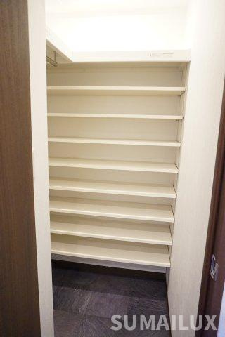 熊本市中央区白山１丁目の賃貸マンションの収納