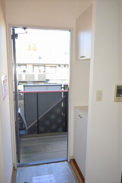 オリンピアBの玄関