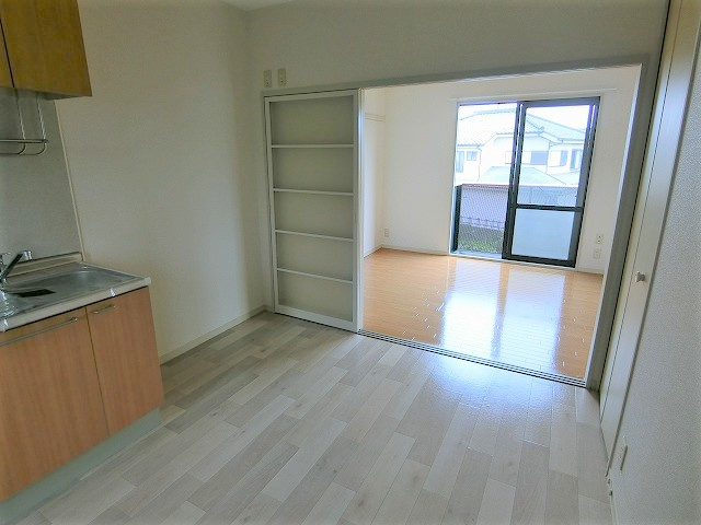 オリンピアBの居間・リビング