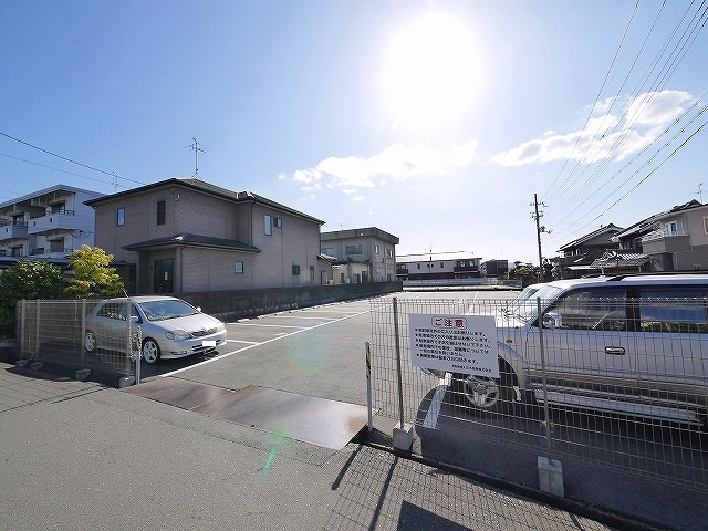 桜池駐車場の外観|建物外観を気になさる方へ、見た目の良い物件です