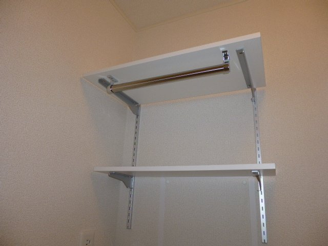 フロイデⅢの収納|洗濯機上棚