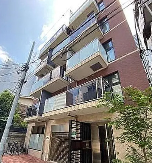 新宿御苑荘のエントランス